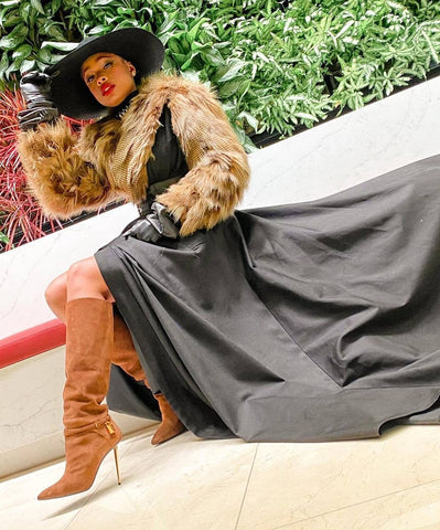 Jennifer Hudson wearing Lady Black gloves by B. Åkerlund x Handsome Stockholm. 