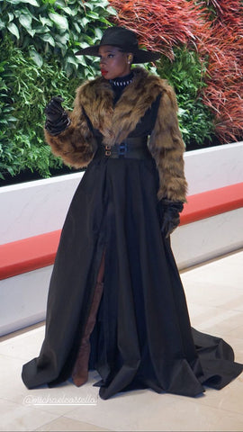 Jennifer Hudson wearing Lady Black gloves by B. Åkerlund x Handsome Stockholm