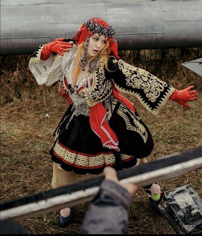 Rita Ora wearing gloves by Handsome Stockholm